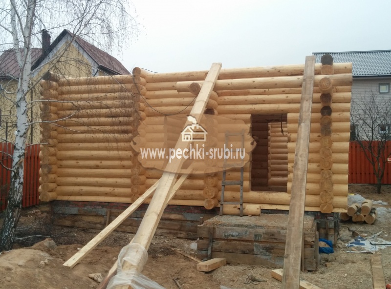 Ручное изготовление сруба двухэтажной бани из кругляка в чашу в Архангельской области и сборка на фундаменте в Дмитрове. Московская область. Москва. Калуга. Тула. Ручное изготовление сруба двухэтажной бани из кругляка в чашу в Архангельской области и сборка на фундаменте в Дмитрове. Московская область. Москва. Калуга. Тула.